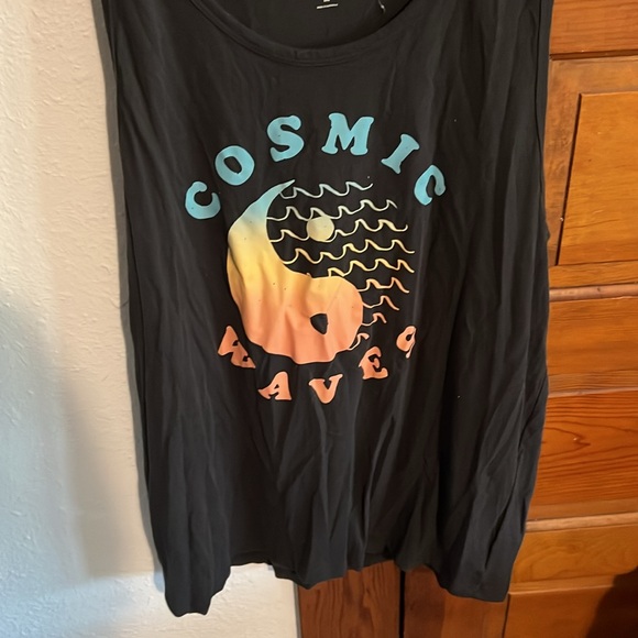 Cosmic Waves Tank - Picture 2 of 4